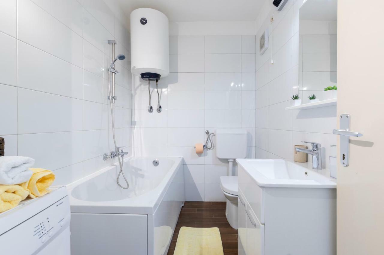 Castropola Apartment Eksteriør bilde